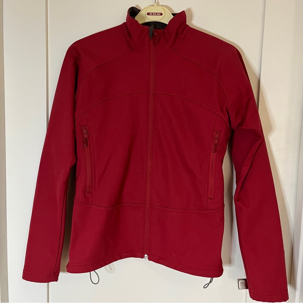 Women's MEC Polartec Red Jacket. Size Medium. Drawstring waist.